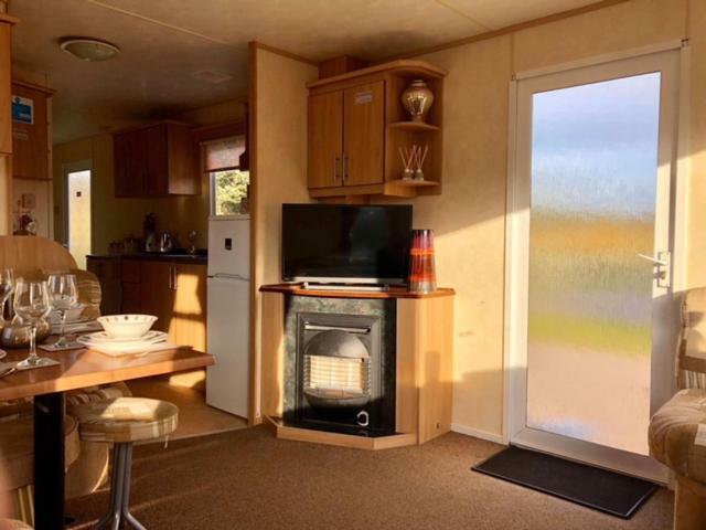 Caravan 50. Nairn Lochloy Holiday Park Экстерьер фото